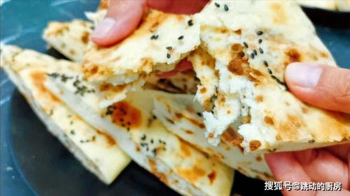 紅糖麻醬餅的正確做法,2分鐘學(xué)會,酥香宣軟,大人孩子都愛吃